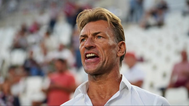 مدرب المنتخب السعودي يكشف أسباب خسارة فريقه أمام البحرين
