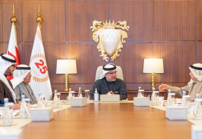 "اللجنة التنسيقية" تناقش الخطط المتصلة بتطوير شبكة الطرق وانسيابية الحركة المرورية