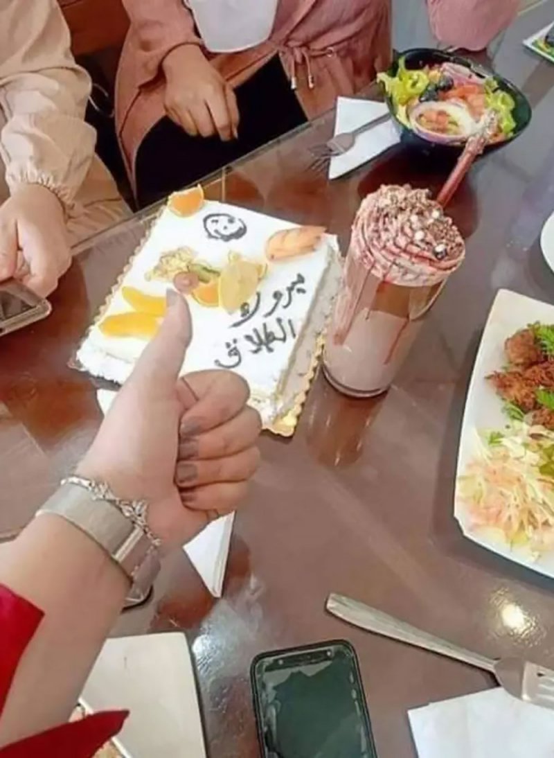 الاحتفال بالطلاق.. عادة غريبة تنتشر في الجزائر