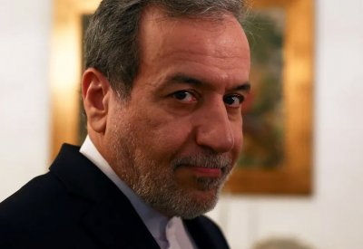 إيران تحذر السوريين: لا تفرحوا مبكرا.. ينتظركم مستقبل غامض