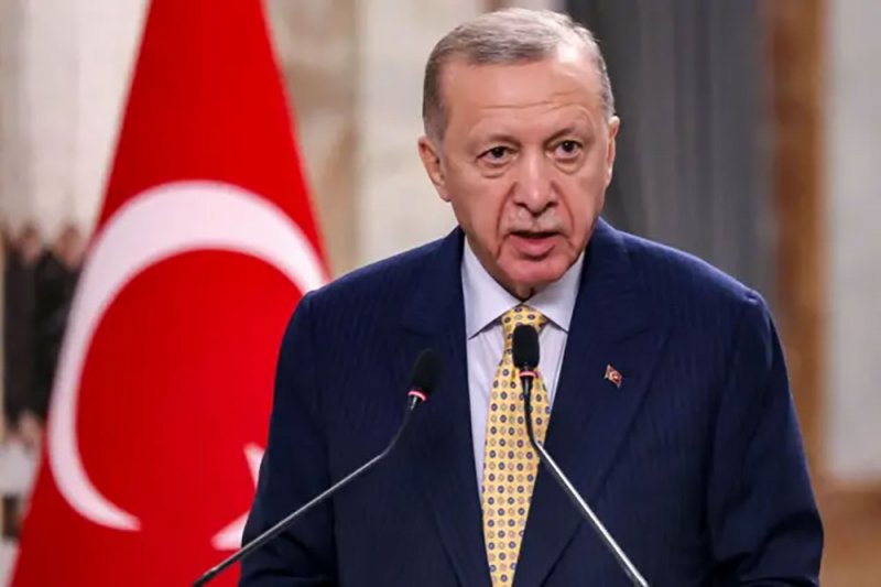 أردوغان: إما أن يلقي المسلحون الأكراد بسوريا أسلحتهم أو يدفنوا في أراضيها