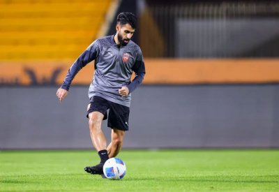 “الأحمر” يستأنف التحضيرات لمباراة اليمن