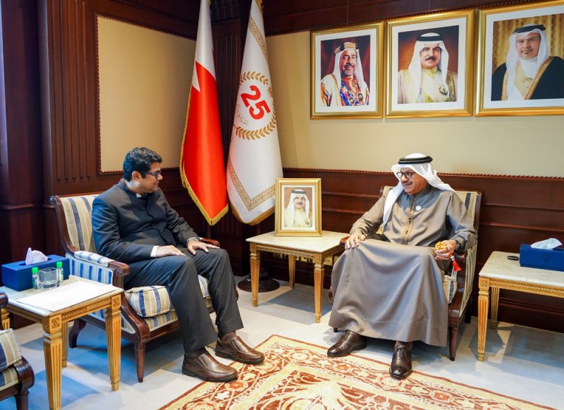 وزير الخارجية يستقبل سفير جمهورية الهند لدى مملكة البحرين