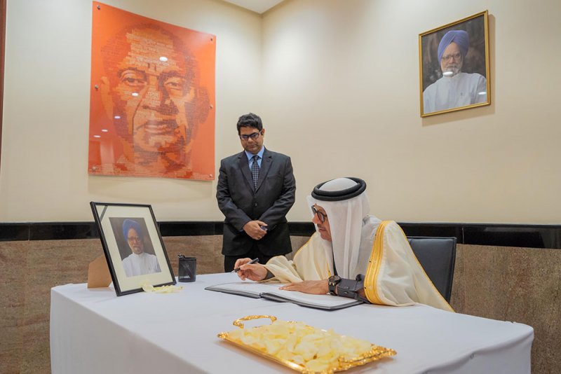 وزير الخارجية يقدم واجب العزاء في وفاة رئيس الوزراء السابق لجمهورية الهند 
