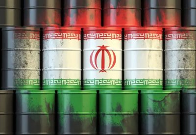 إيران تخفض سعر الخام الخفيف إلى آسيا في يناير