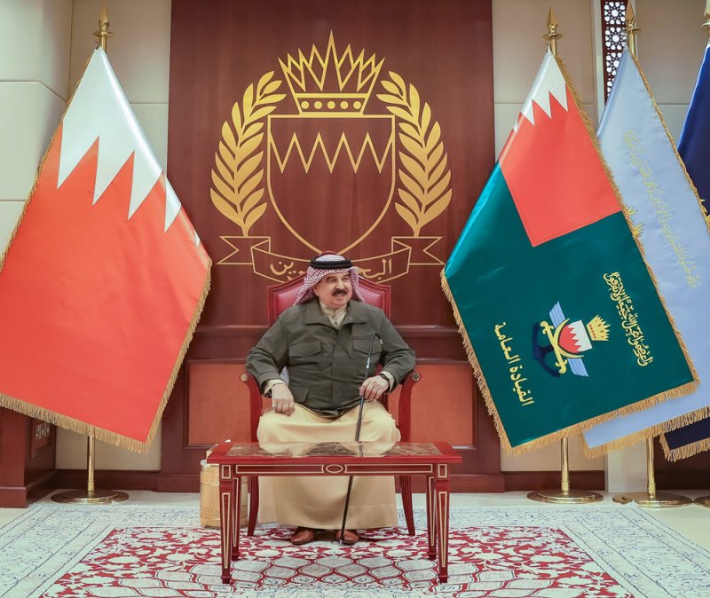 جلالة الملك المعظم القائد الأعلى للقوات المسلحة يتفضل بزيارة القيادة العامة لقوة دفاع البحرين
