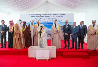 الشيخ خالد بن عبد الله يضع حجر أساس مبنى متعدد الطوابق يوفر أكثر من 400 موقف لسيارات مرتادي شارع الشيخ حمد بالمحرق