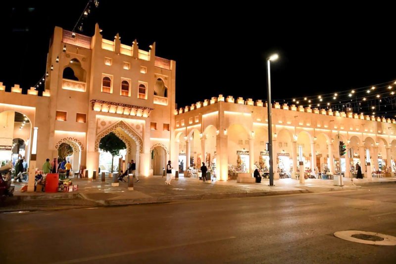 "القيصرية".. سوق تراثي يمزج بين الحاضر والماضي
