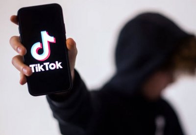 "تيك توك".. كيف تحول التطبيق إلى مسرح للجريمة الإلكترونية؟