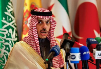 وزير الخارجية السعودي: استمرار العقوبات يعرقل طموحات السوريين