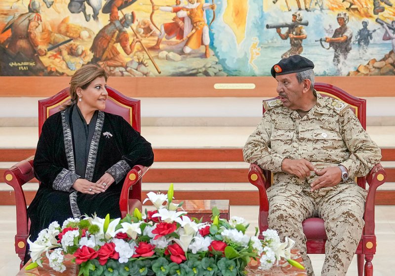 القائد العام لقوة دفاع البحرين يستقبل السفير مساعد وزير الخارجية لشؤون حقوق الإنسان بدولة الكويت الشقيقة
