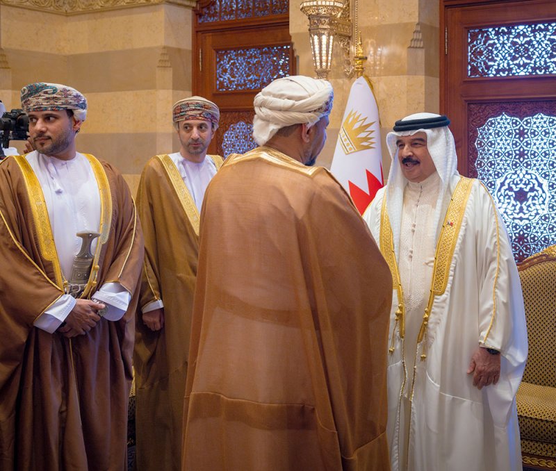 جلالة الملك المعظم يستقبل عددًا من أعضاء مجلس إدارة غرفة عُمان ووفد من غرفة البحرين