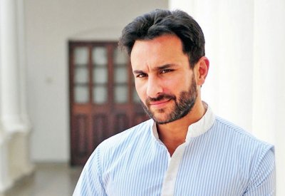 الممثل الهندي سيف علي خان يتعرض للطعن من قبل شخص اقتحم منزله