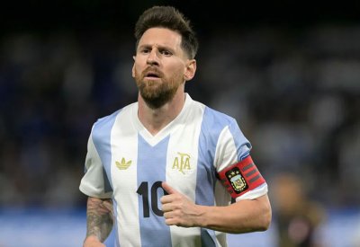 صحيفة كتالونية: ميسي قد يعود إلى برشلونة