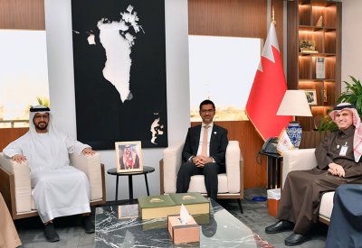 وزير شؤون البلديات والزراعة يستقبل السفير الإماراتي لدى مملكة البحرين