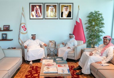 وزير الصناعة والتجارة يستقبل سفير دولة قطر لدى مملكة البحرين