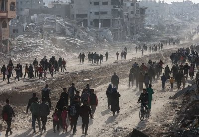 أهالي غزة يعودون إلى منازلهم بعد بدء الهدنة.. هذا ما وجدوه