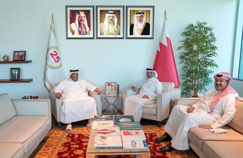 وزير الصناعة والتجارة يستقبل سفير دولة قطر لدى مملكة البحرين