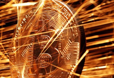 بتكوين تقفز إلى مستوى تاريخي جديد قبيل تنصيب ترامب