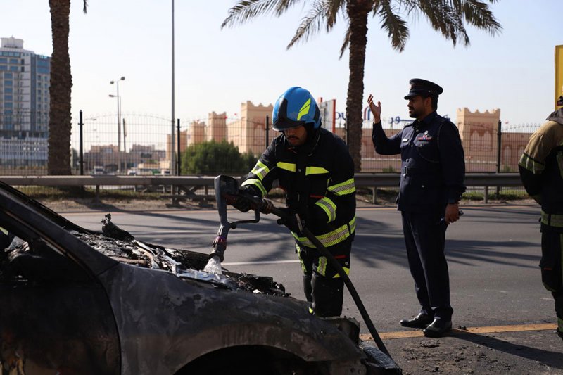 الدفاع المدني يتمكن من إخماد حريق اندلع بمركبة بسبب تسرب وقود