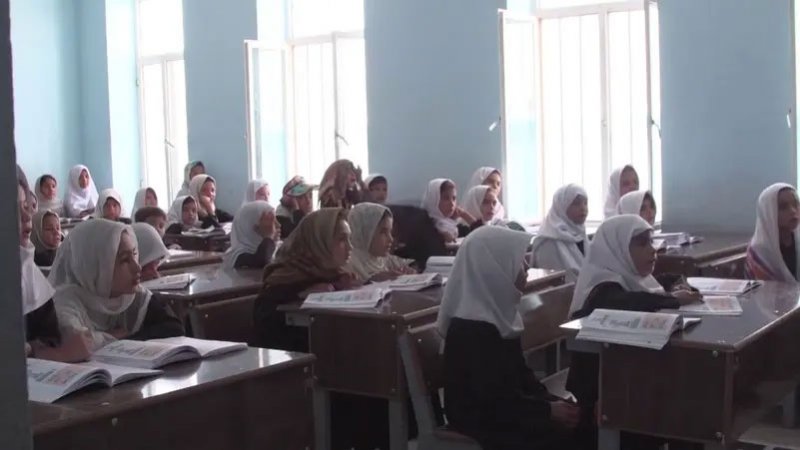 أفغانستان.. مسؤول بحكومة طالبان: القيود على تعليم الفتيات ضد الشريعة
