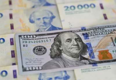 حديث ترامب عن الرسوم الجمركية يشعل الدولار ويربك العملات