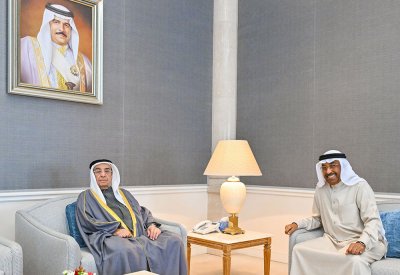 سمو الشيخ محمد بن مبارك آل خليفة يهنئ الأستاذ علي عبدالله خليفة