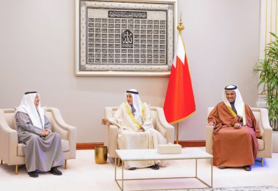 الشيخ خالد بن عبد الله يؤكد الاعتزاز بدور رواد الفن البحريني في حفظ الهوية وإثراء المشهد الثقافي