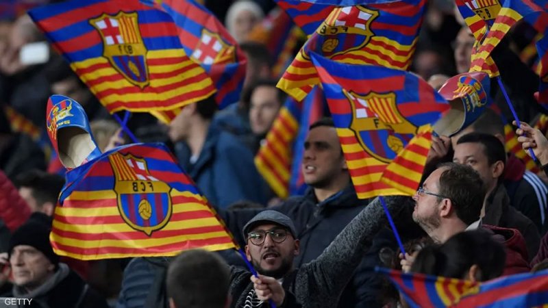 جماهير برشلونة تتوعد مدربا.. وتهدده بالقتل