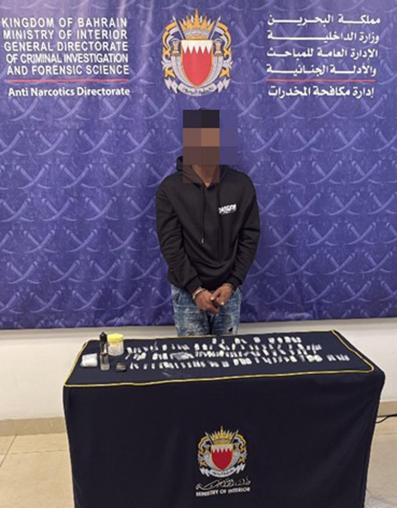القبض على عدد من الأشخاص بحوزتهم أكثر من 5 كيلوجرام مواد مخدرة ومؤثرات عقلية