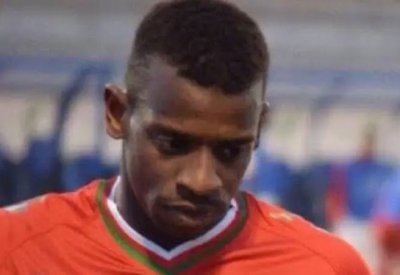 خبر صادم.. وفاة لاعب عماني عن 37 سنة داخل منزله