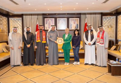 وزيرة شؤون الشباب تلتقي رابطة مشجعي نادي ليفربول الرسمية في البحرين لبحث التعاون المشترك