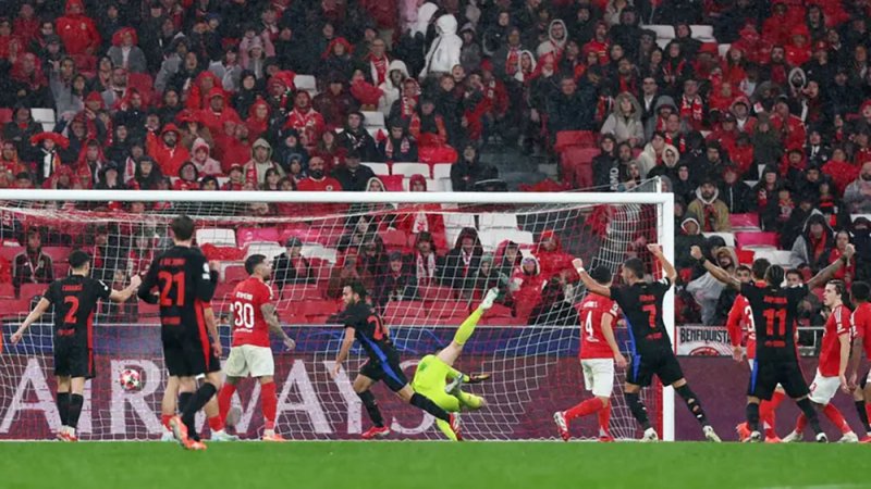 فوز درامي لبرشلونة على بنفيكا في أبطال أوروبا