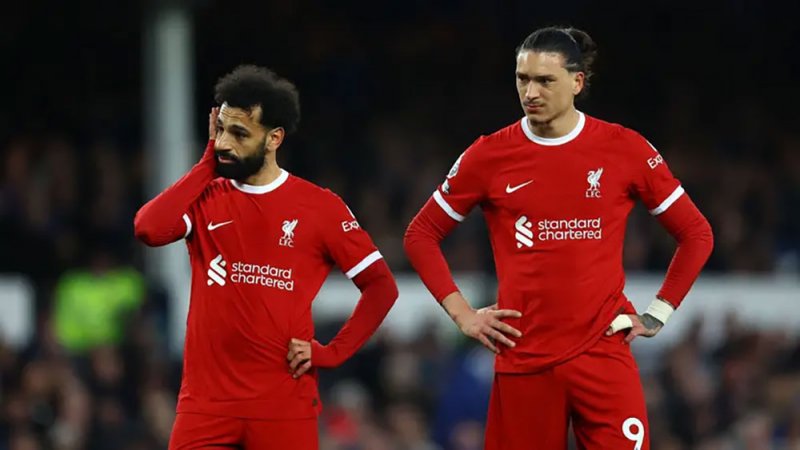 اتهام نونيز بـ"خنق" محمد صلاح
