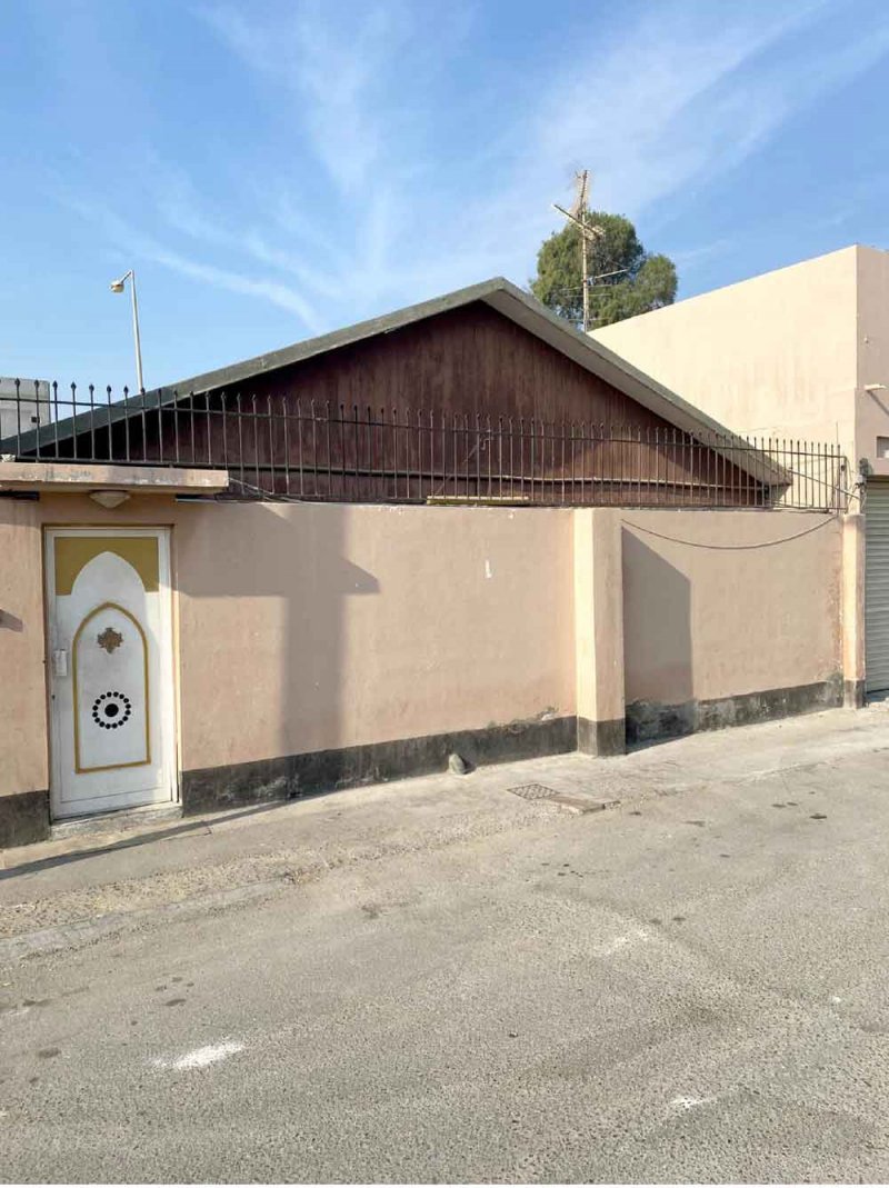 100 بيت خشبي بمدينة عيسى منذ نصف قرن