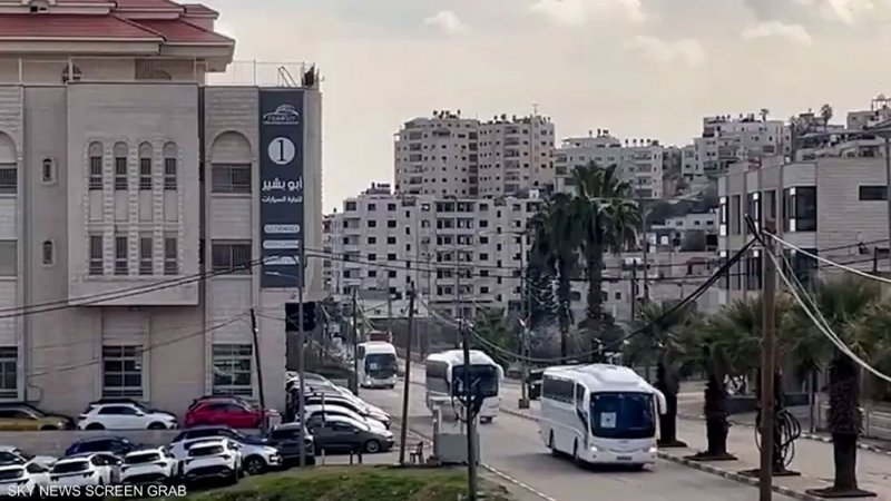 حماس ترسل وفدا إلى القاهرة.. وترتيبات لنقل الأسرى لـ3 دول