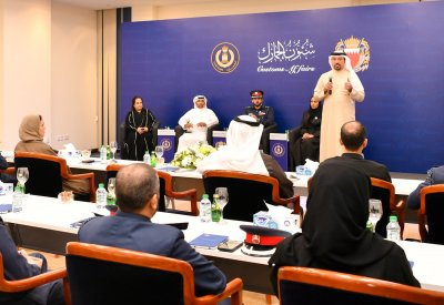 رئيس الجمارك يحضر الجلسة الحوارية حول "الحوكمة بما يتوافق مع دليل حوكمة المؤسسات الحكومية والبرنامج التنفيذي للتطبيق"