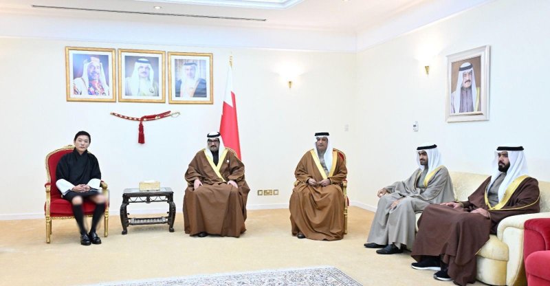 سمو محافظ المحافظة الجنوبية يستقبل ممثل ملك مملكة بوتان