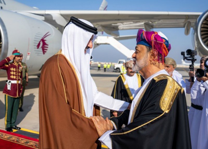 سُّلطان عُمان يعقد جلسةَ مباحثات رسمية مع أمير دولة قطر