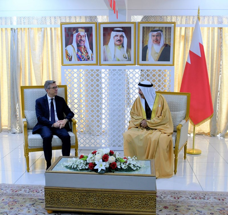 محافظ المحرق يستقبل السفير الفرنسي لدى البحرين