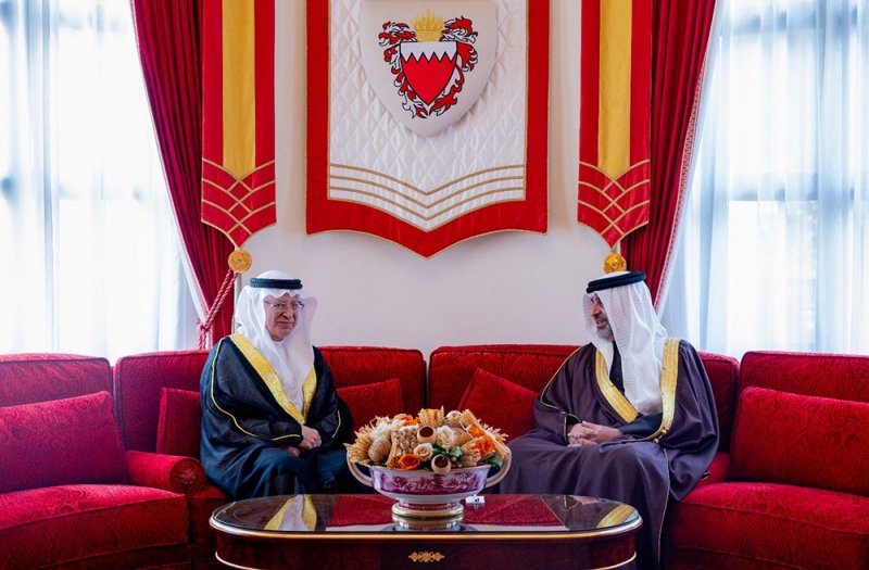 سمو الشيخ عبدالله بن حمد آل خليفة يستقبل سفير مملكة البحرين لدى جمهورية الصين الشعبية