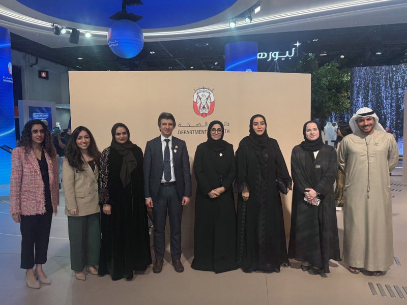 الرئيس التنفيذي للهيئة الوطنية لتنظيم المهن والخدمات الصحية يلتقي عددًا من ممثلي الشركات الطبية