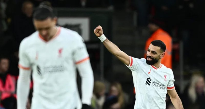 ثنائية صلاح "التاريخي" تقود ليفربول لتجاوز "عنيد الدوري"