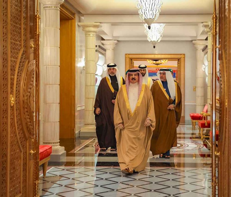 جلالة الملك المعظّم يستقبل سمو الشيخ ناصر بن حمد ويُثني على إنجازات قطاع النفط والغاز والطاقة لعام 2024