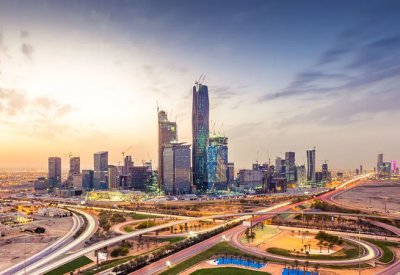 القطاع الخاص غير النفطي بالسعودية يحقق أفضل أداء منذ 2014