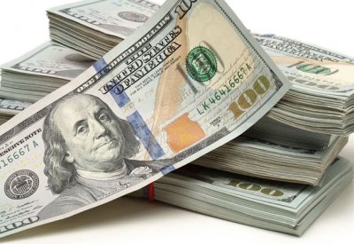 الحرب التجارية تشتعل.. والدولار يواصل تسيُّده