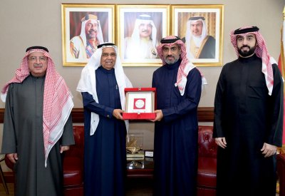 وكيل العدل والشؤون الإسلامية يستقبل رئيس مجلس إدارة مدرسة النور العالمية