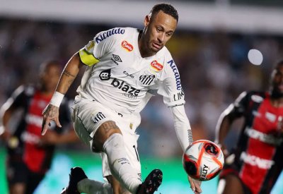 بعد عودته من الهلال.. نيمار يطالب جماهير البرازيل بالصبر