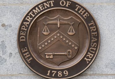 ترامب يفرض عقوبات على سفن وأفراد تنقل النفط الإيراني
