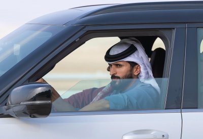 ناصر بن حمد يتابع تحضيرات الفريق الملكي للمشاركة في كأس رئيس دولة الإمارات للقدرة